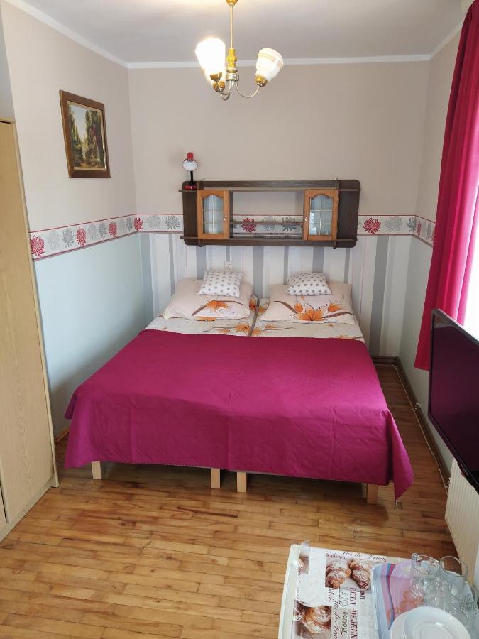 Noclegi U Krystyny Rewal Exterior foto