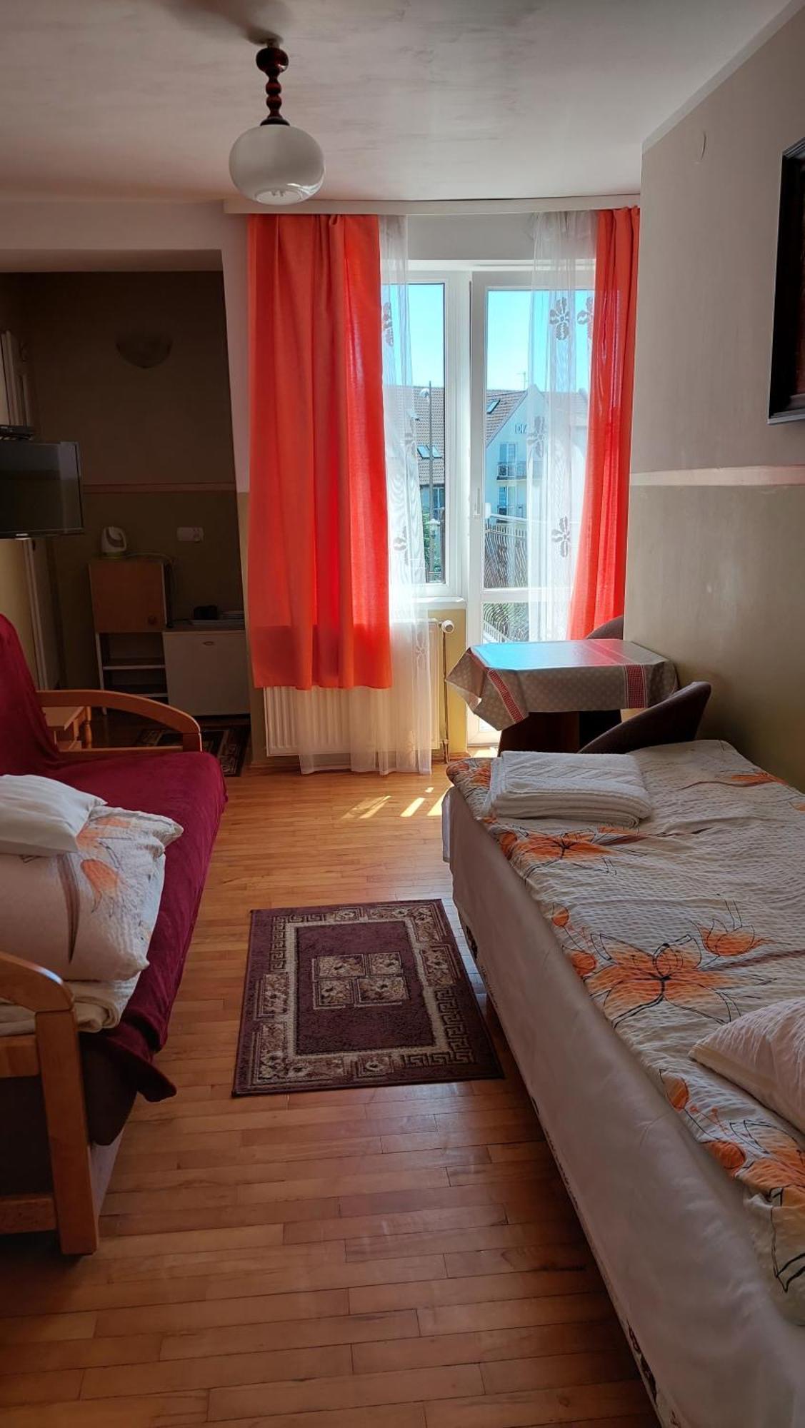 Noclegi U Krystyny Rewal Exterior foto